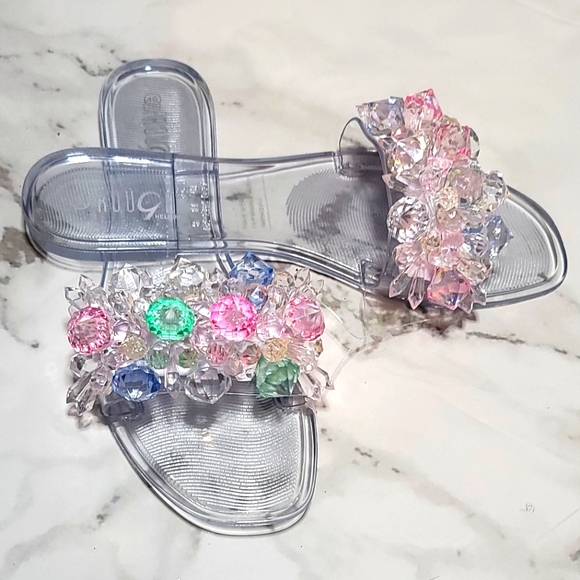 Beautiful crystal beaded sandals perfect for spring and summer! - Picture 1 of 2